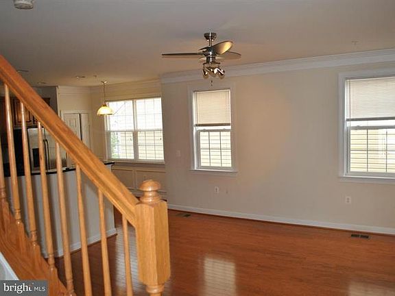 4th image of 13652 Venturi Ln #212