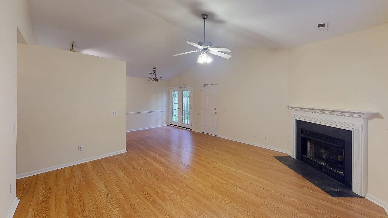 2428 Somerset Place - 1 — Photo 3