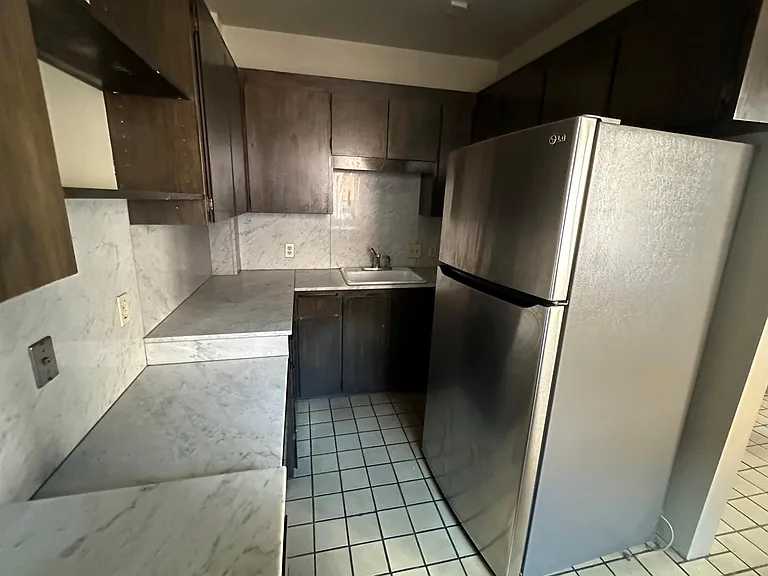 602 Melrose Ave E #202 — Photo 11