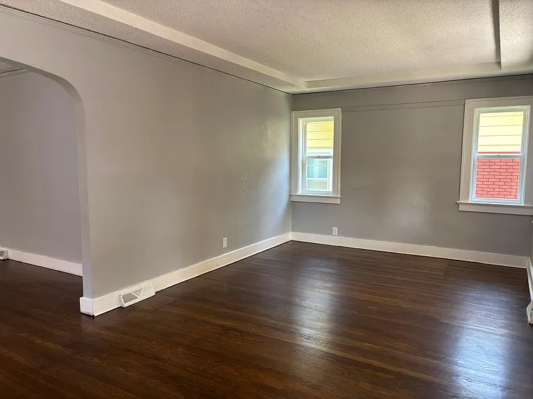 5627 Park Ave — Photo 3