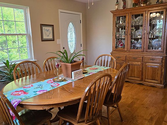 5th image of 148 Brookhill Ln NE