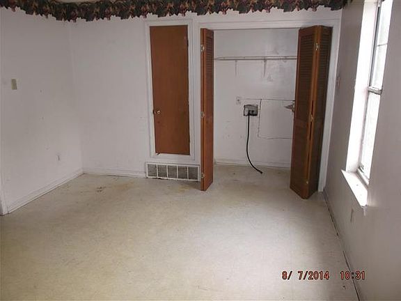 3rd image of 31 W Olive Ave