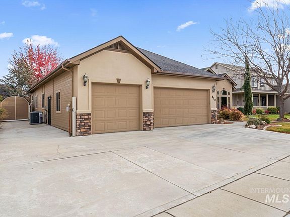 2nd image of 810 S Whitewater Dr