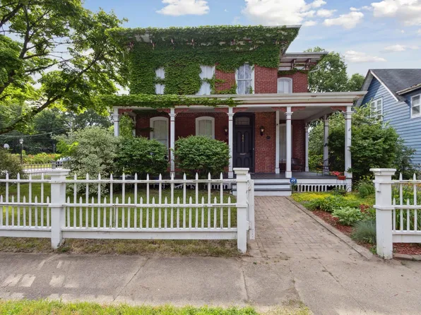 404 S 1st St, Rockford, IL 61104