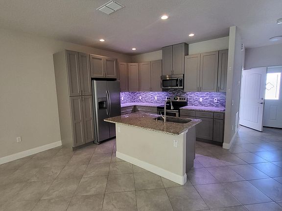 5th image of 62 Farmsworth Dr Unit A