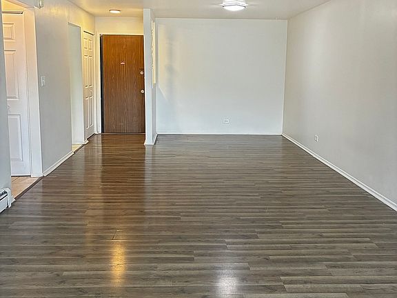 Shaddle 33 S Shaddle Ave APT 212, Mundelein, IL 60060 | Zillow