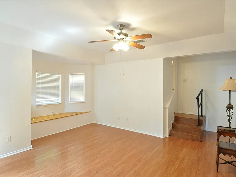 9902 Talleyran Dr — Photo 13
