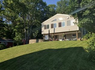 286 Mashapaug Rd, Holland, MA 01521