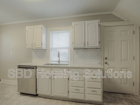 2nd image of 801 S Ash Ave