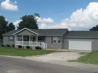 624 S Locust St, Vandalia, IL 62471
