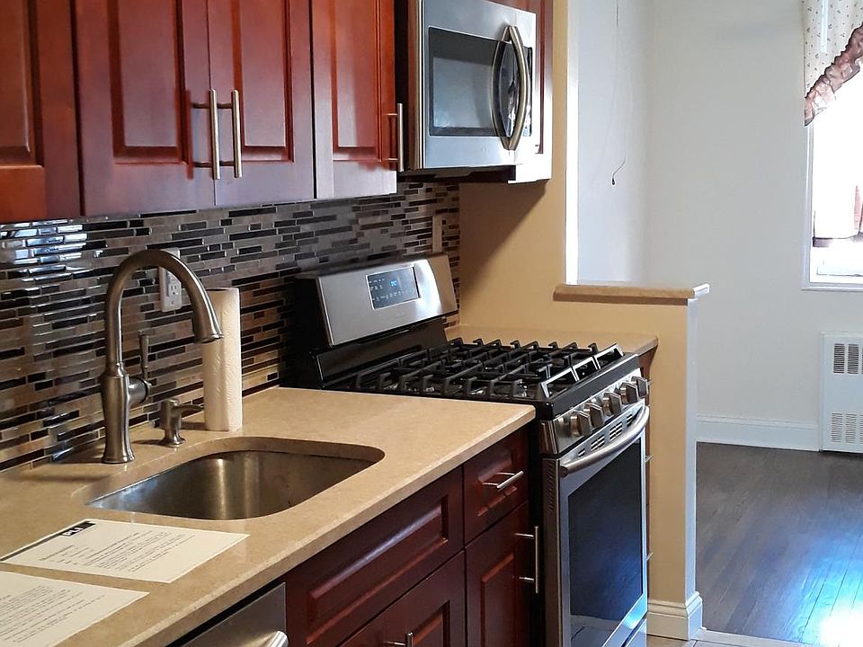 1st image of 3 Sadore Ln APT 5L