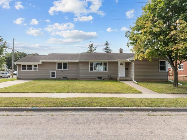 907 W 8th Ave, Oshkosh, WI 54902