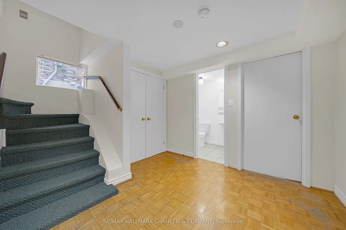 Building Photo - 12 Foxbar Rd #BASEMENT