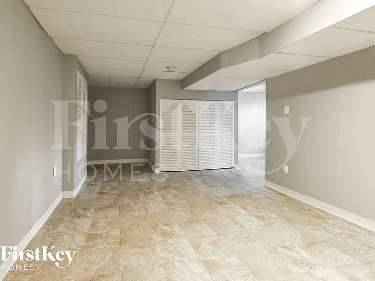 9648 Roe Ave — Photo 12