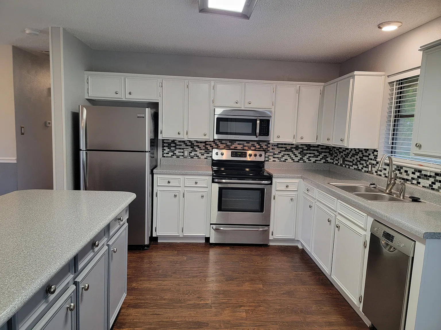 3 bed, 1251 sqft, $1,595 — Photo 2