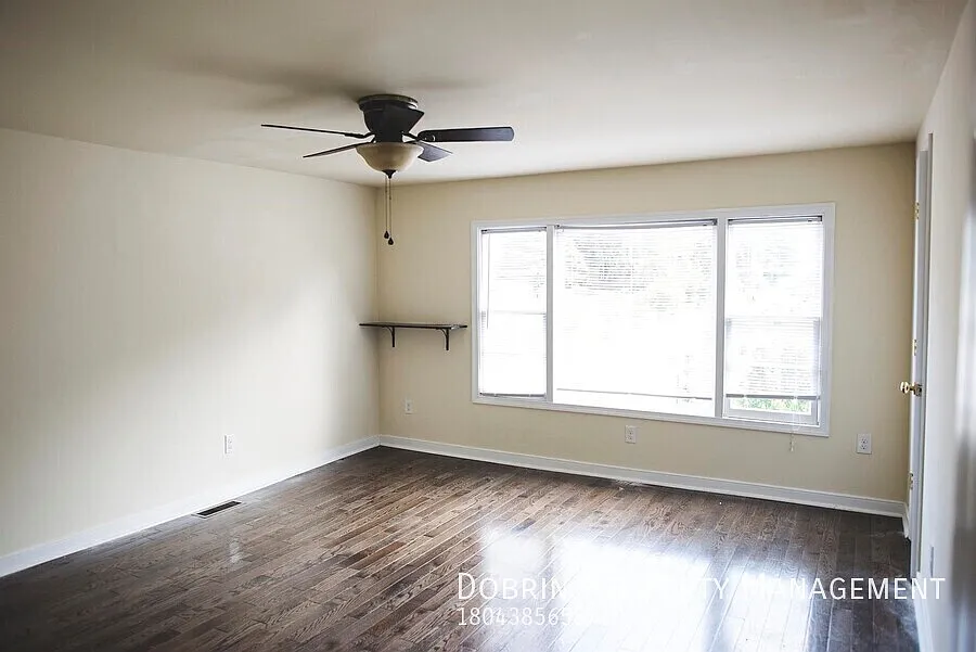 Inviting 4BR Nest in Maymont Park — Photo 4