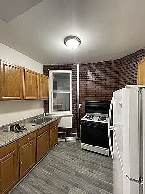 1st image of 1442 Pacific St APT 1L