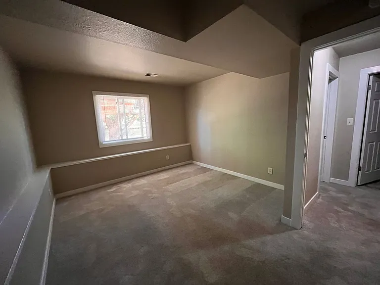 412 Albion Way — Photo 17