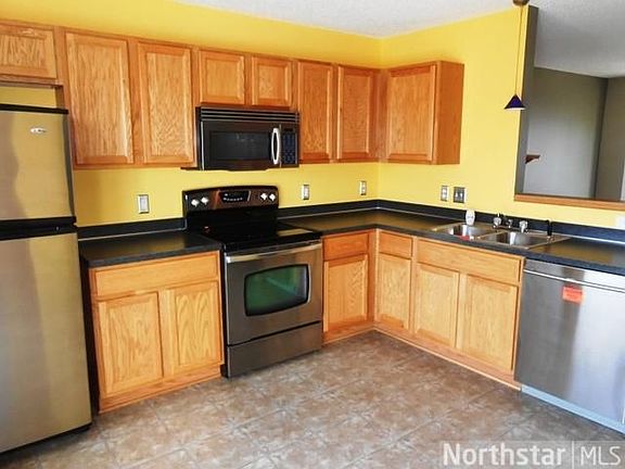 2nd image of 4827 Elm Dr N Unit 2