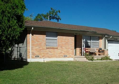 2nd image of 1309 Rose Ave