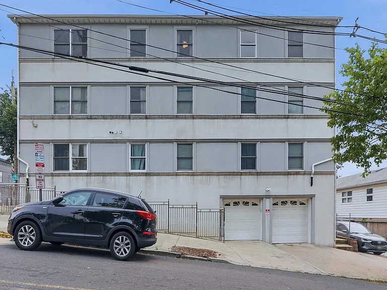 81 Nelson Ave #2X — Photo 15