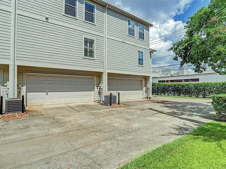 934 E Heights Hollow Ln — Photo 15
