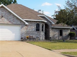 910 York St, Forney, TX 75126
