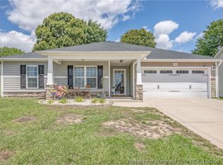 5264 Goshawk Dr, Hope Mills, NC 28348