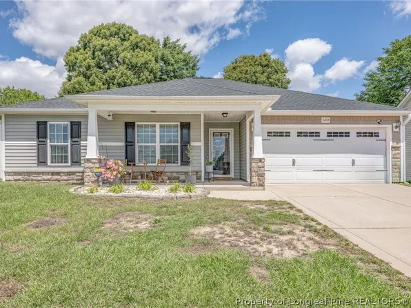 5264 Goshawk Dr, Hope Mills, NC 28348