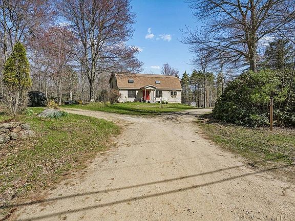 3rd image of 326 Lockes Hill Road