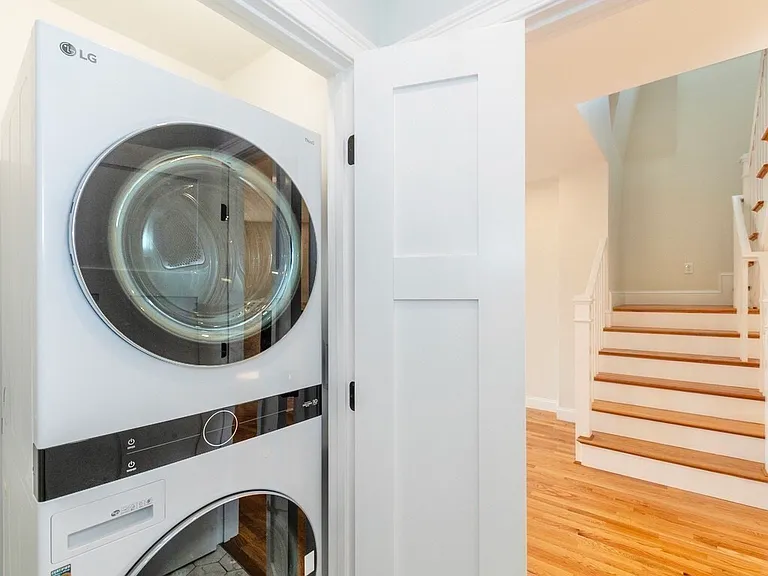 210 Adams St #3 — Photo 12