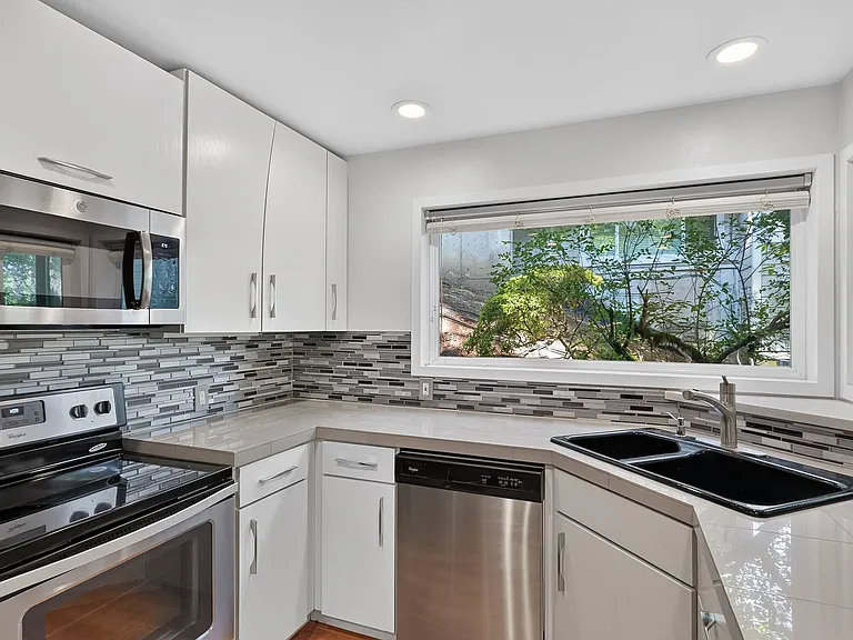 48 Eagle Crest Dr #5E — Photo 2