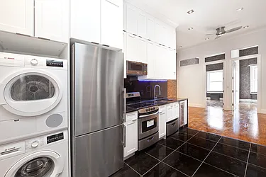 Rented by R New York