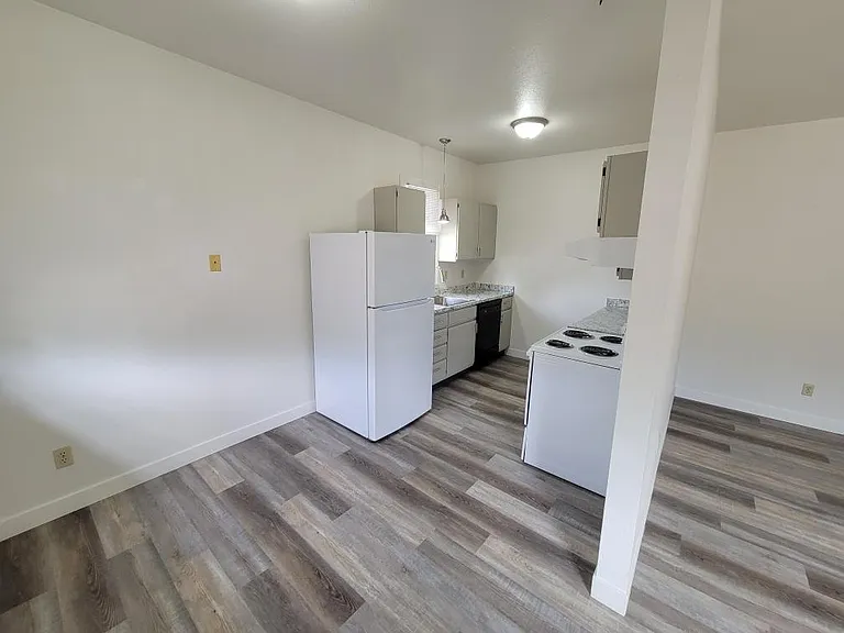 611 Lind Ave #204 — Photo 5
