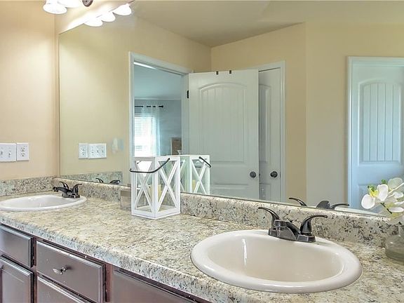 4th image of 4103 Plymouth Rock Dr