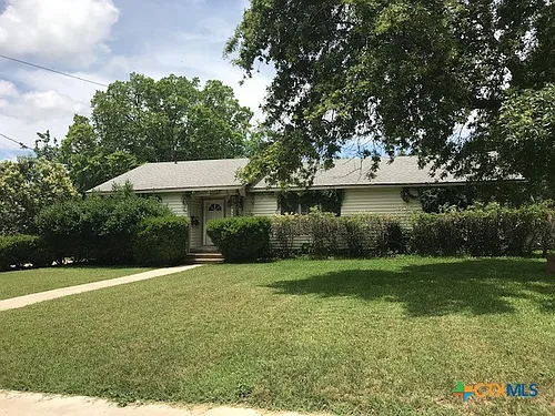 726 W San Antonio St Photo 1