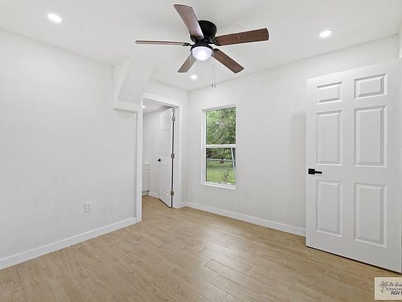 4th image of 1522 Ball St