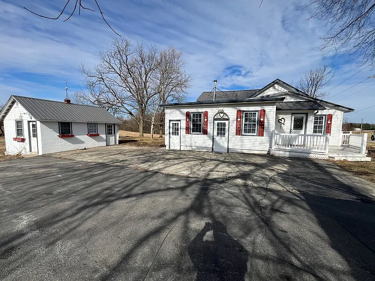 53855 State Road 13 — Photo 1