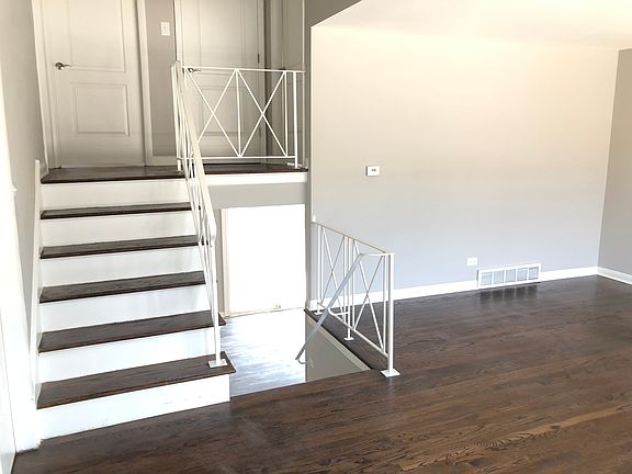 4th image of 8529 S Woodlawn Ave