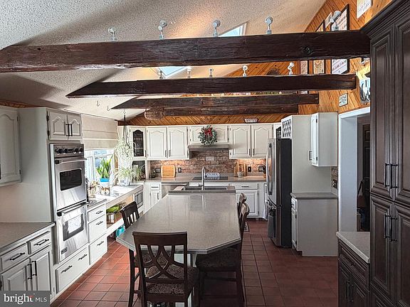 4th image of 1901 Oxford Valley Rd