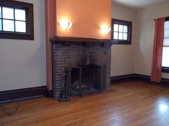2nd image of 2852 N Farwell Ave