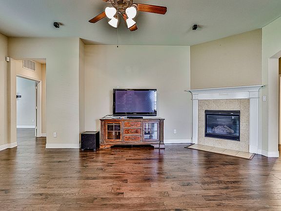 5th image of 223 Aspen Ln