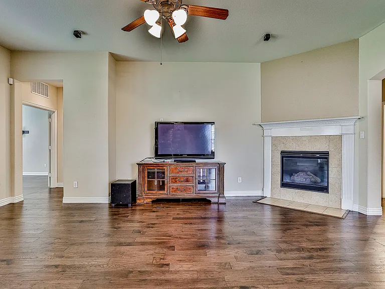 223 Aspen Ln — Photo 5