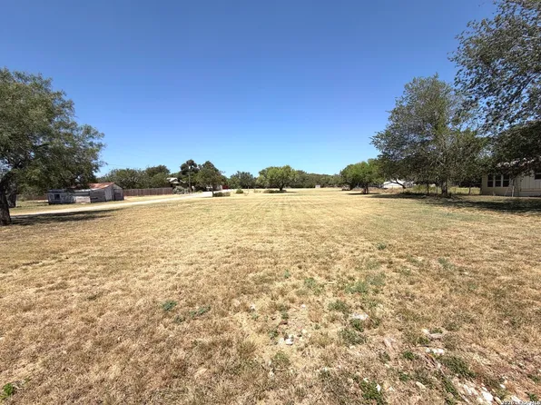 705 Pecan LOT 6, Bandera, TX 78003