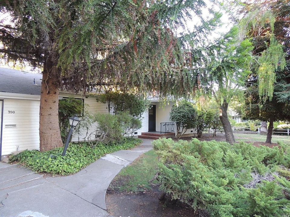 1st image of 790 2nd Street E
