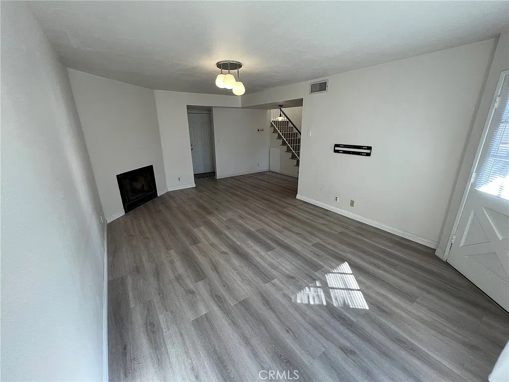 2 bed, 1193 sqft, $2,350 — Photo 4