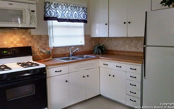 4th image of 4323 Redstone Dr