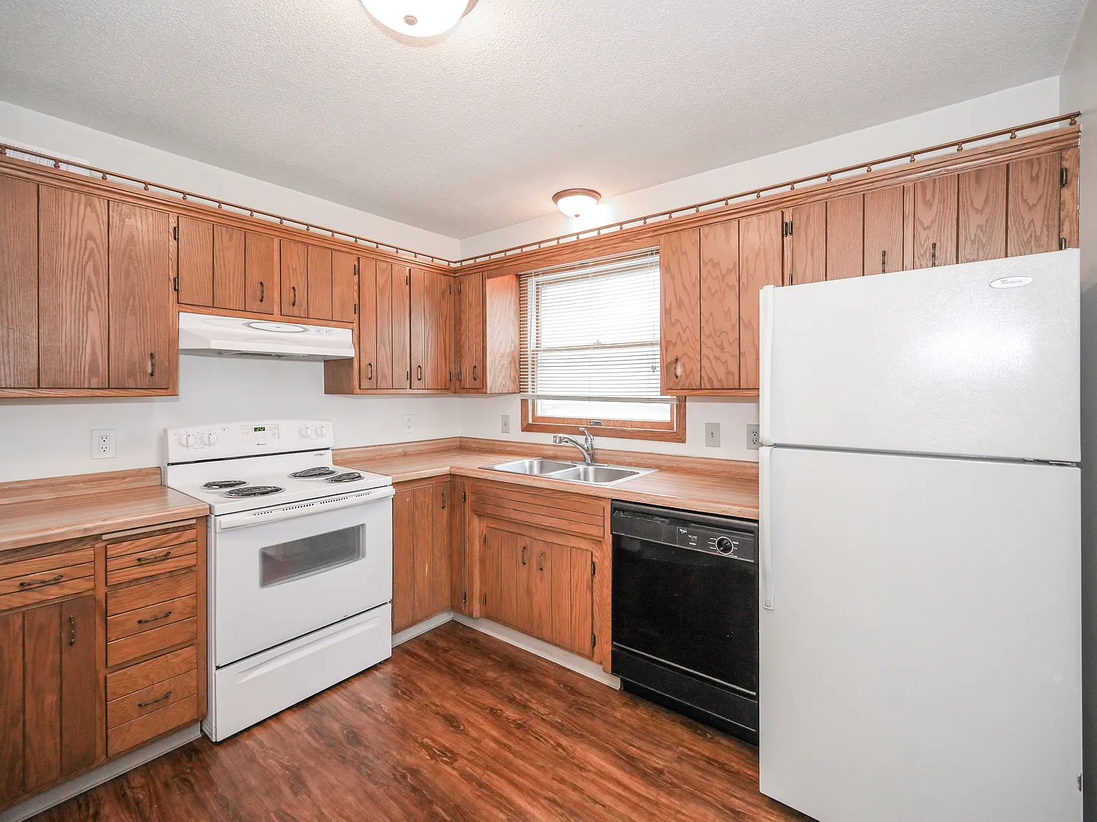 West Willow Apartments — Photo 1