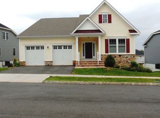 9 Comstock Ln, Skillman, NJ 08558