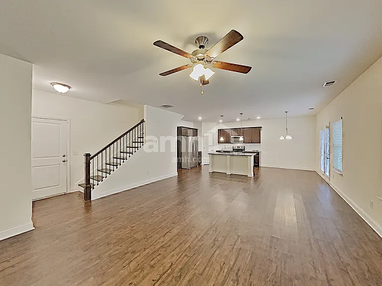 411 Pearson Cir — Photo 7